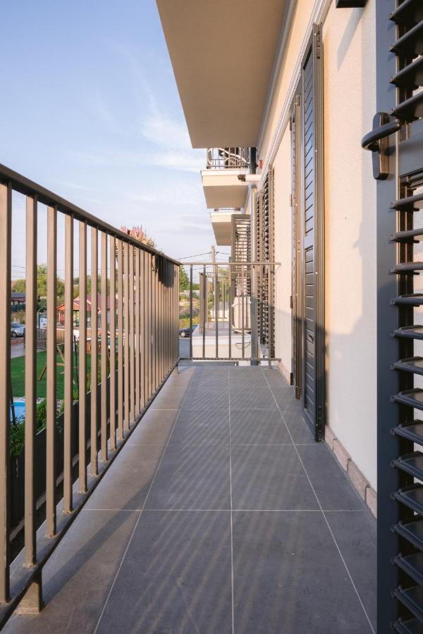 La Boheme Corbeanca - Partener Therme Ostratu 外观 照片